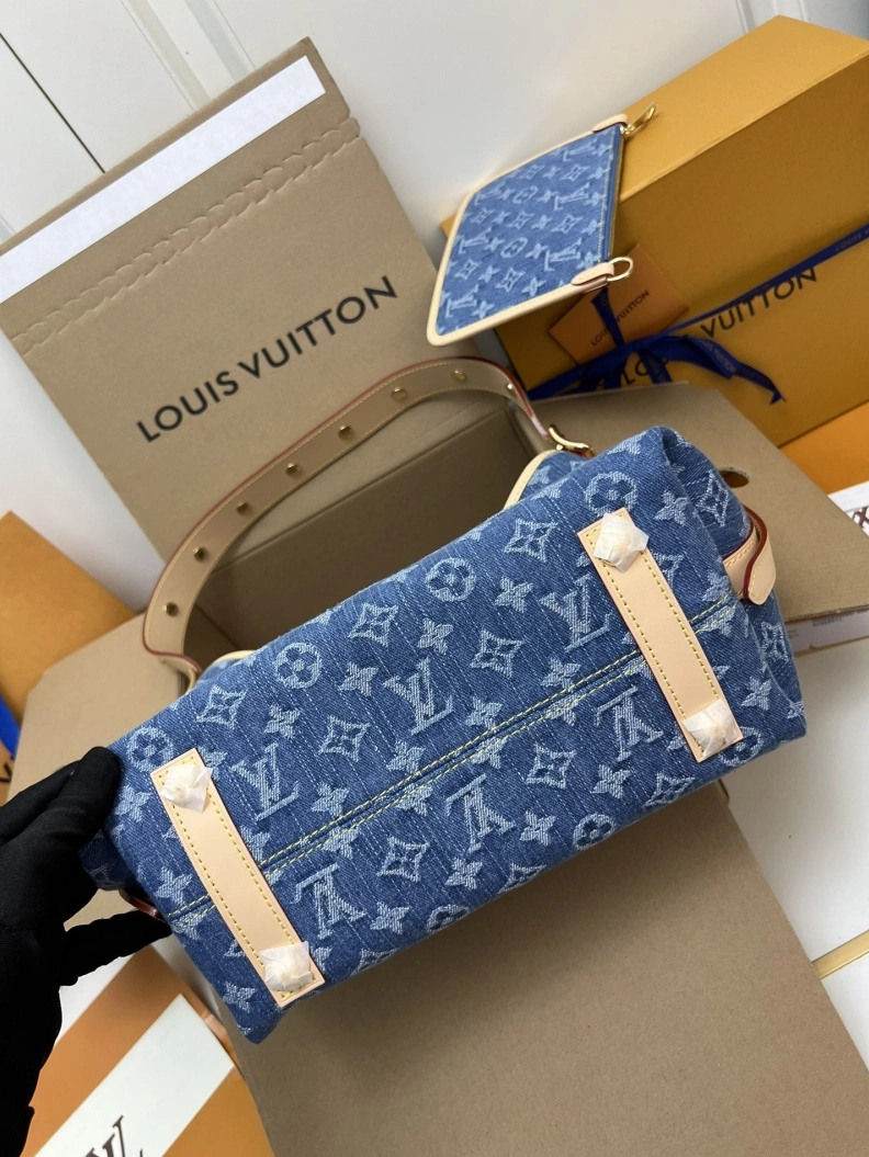 Functional LX Shopping Bags 23570