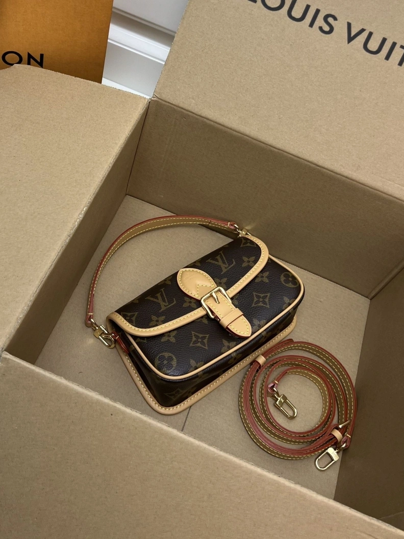 Flexible LX Top Handle Bags 23555