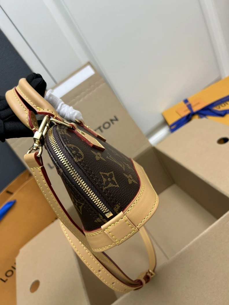 Elegant LX Top Handle Bags 23563