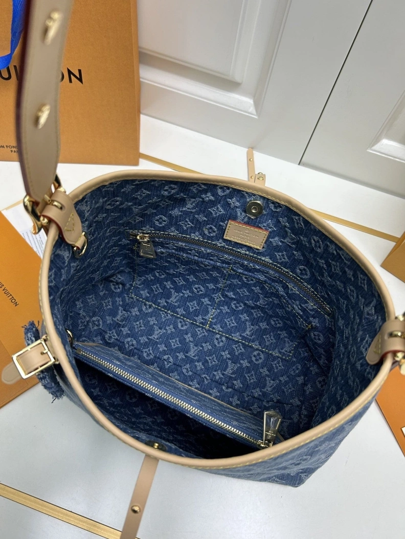 Resilient LX Top Handle Bags 23558