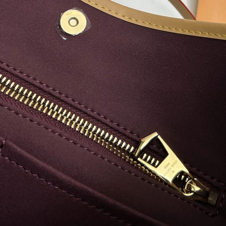 WellDesigned LX Top Handle Bags 23548