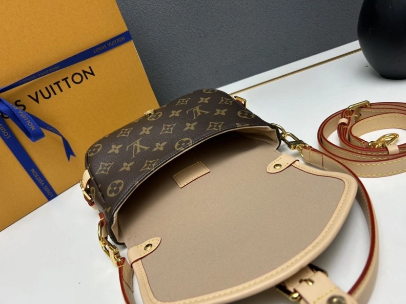 Soft LX Satchel bags 23591