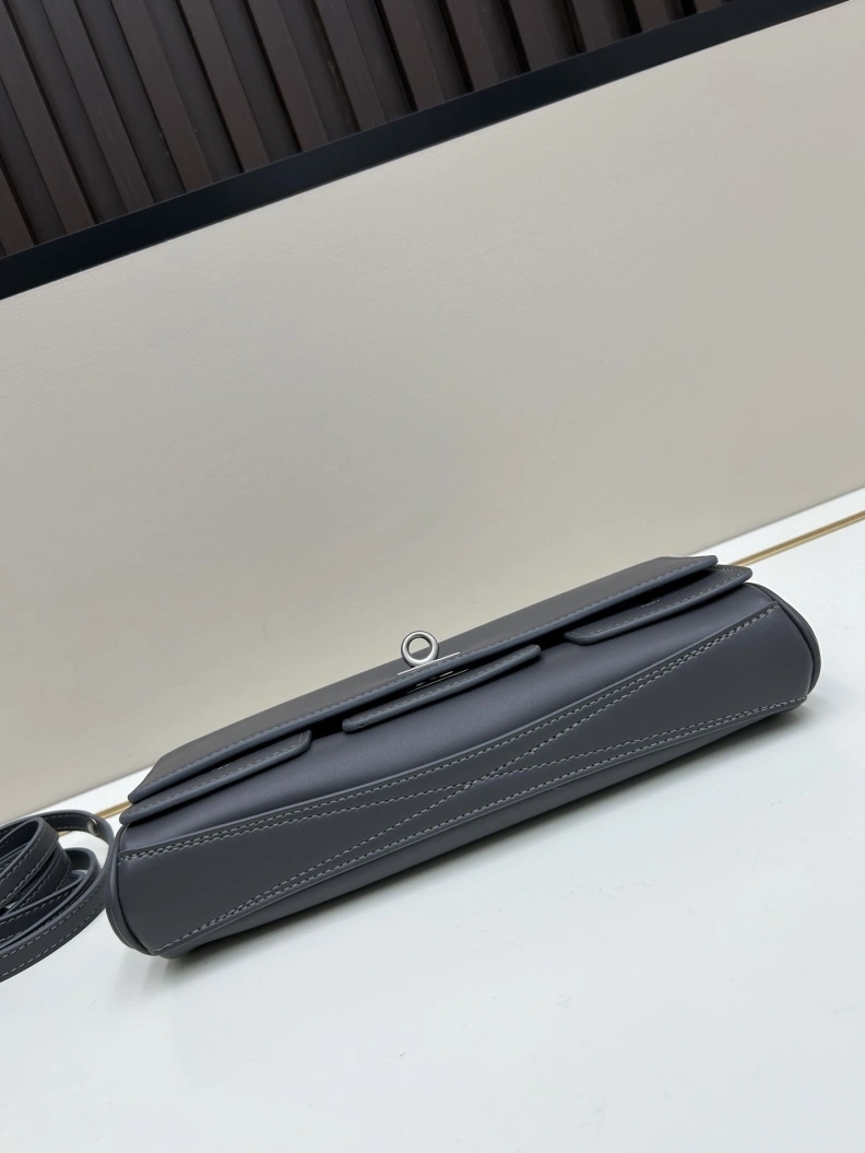 Resilient Bxlxnciaga Top Handle Bags 80443