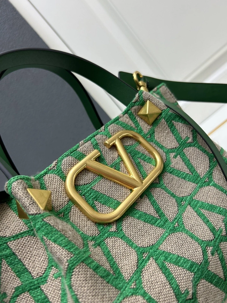 DailyWear Vxlxntino Shopping Bags 76749
