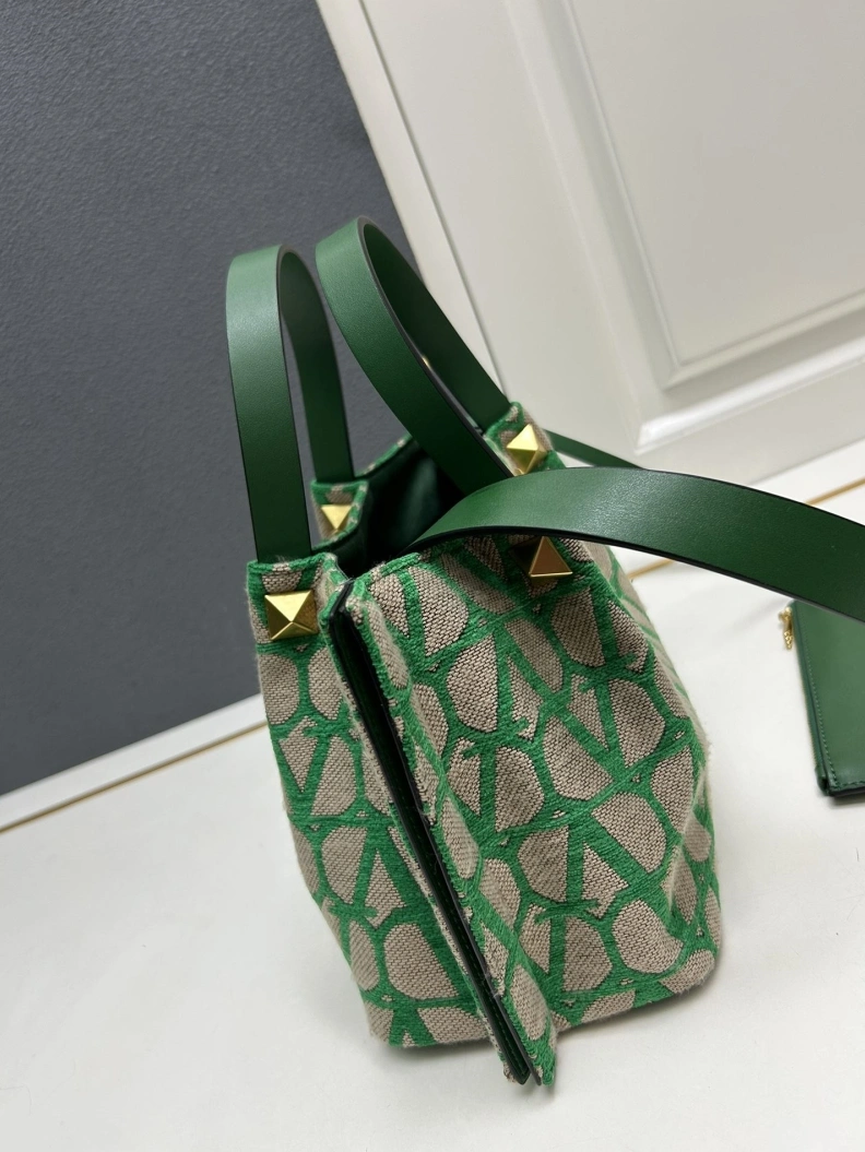 DailyWear Vxlxntino Shopping Bags 76749