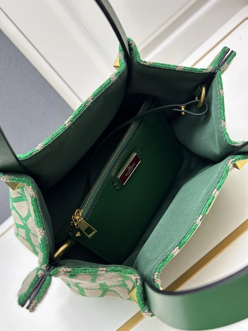 DailyWear Vxlxntino Shopping Bags 76749