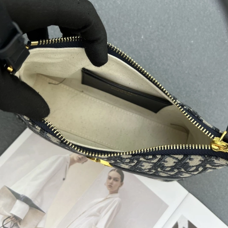 Trendsetting Dxxr Top Handle Bags 61567
