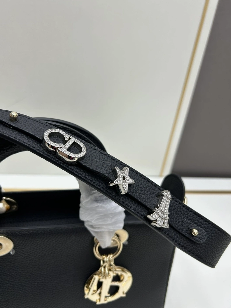 UrbanStyle Dxxr Shopping Bags 61628