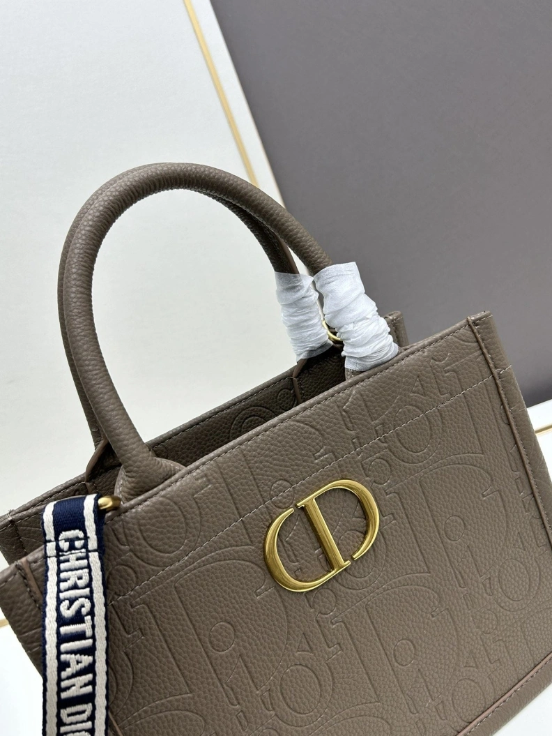 EyeCatching Dxxr Shopping Bags 61599