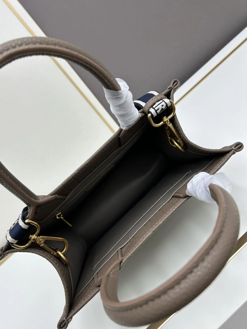 EyeCatching Dxxr Shopping Bags 61599