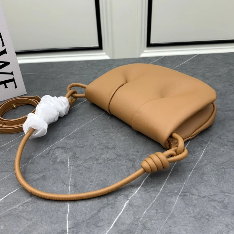 Popular Lxxwe Handle Bags 77777