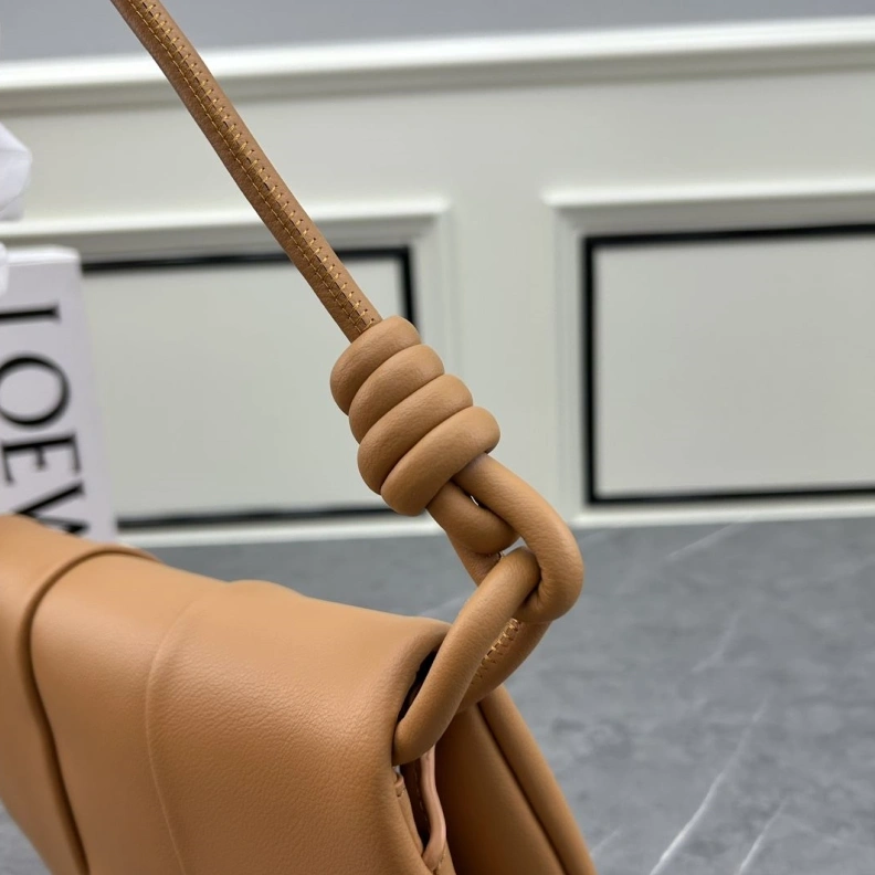 Popular Lxxwe Handle Bags 77777