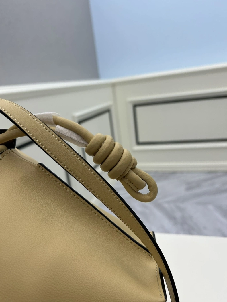 Vibrant Lxxwe Satchel Bags 77688
