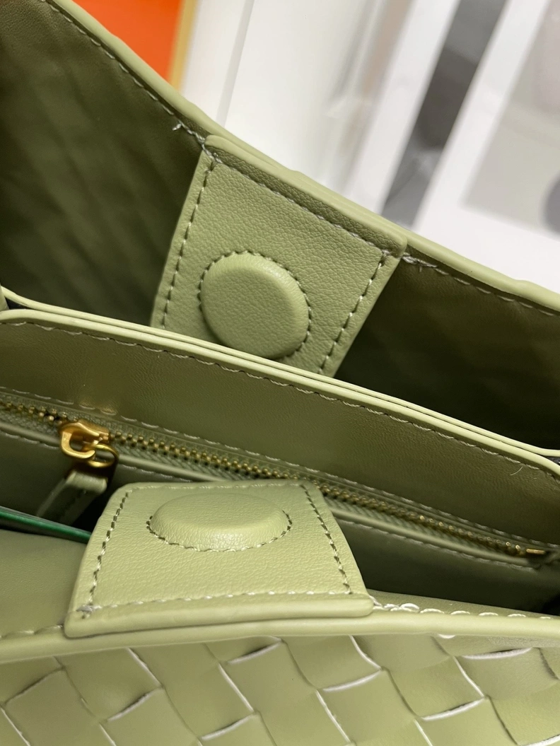ModernLook BX Top Handle Bags 78477
