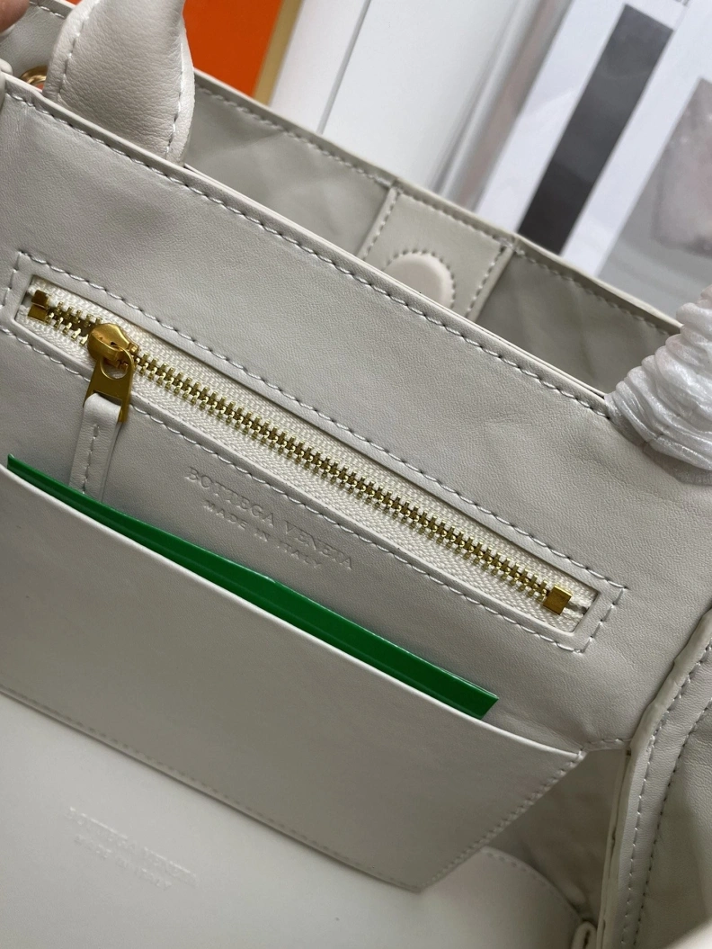 BX Top Handle Bags Vibrant 78476