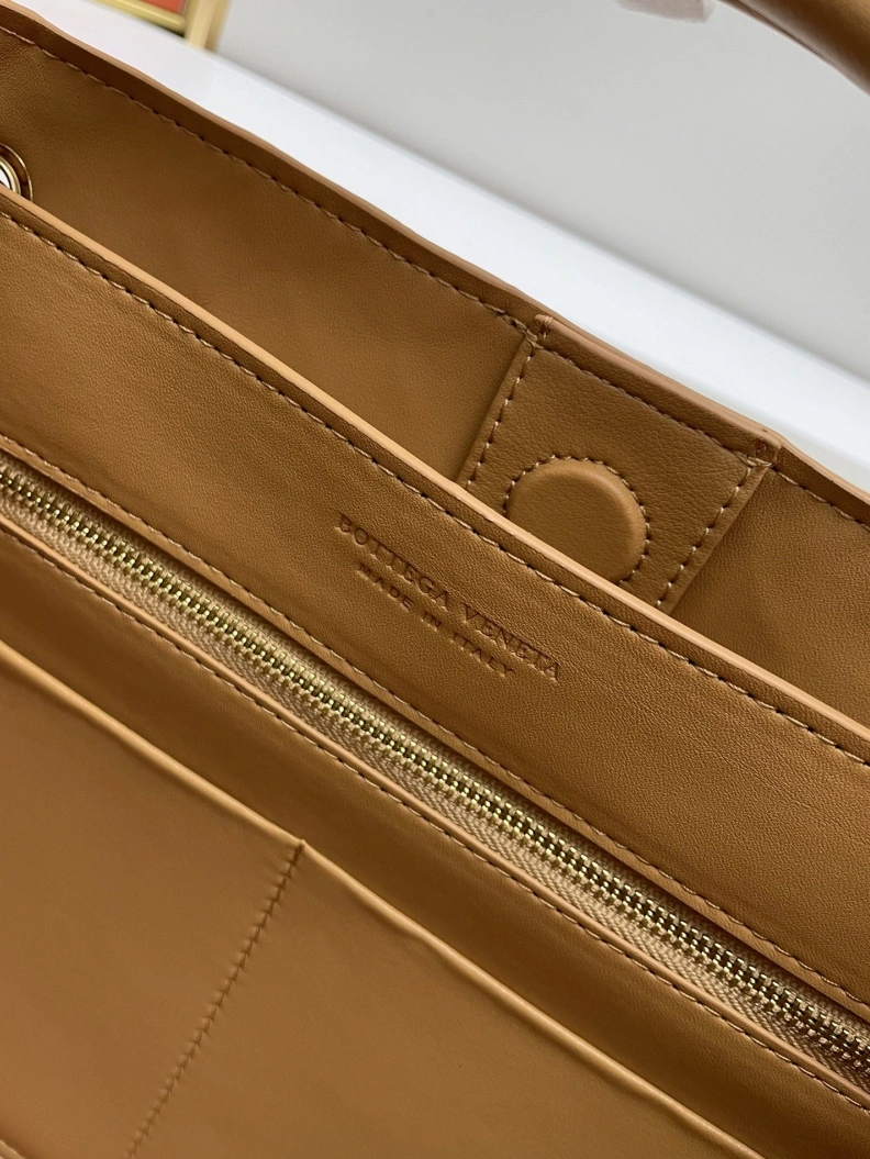 Sleek BX Top Handle Bags 78470