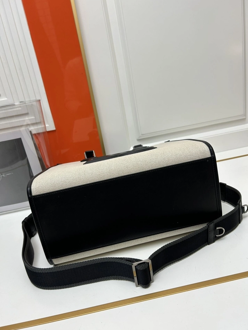 Versatile D&X Shopping Bags 78053
