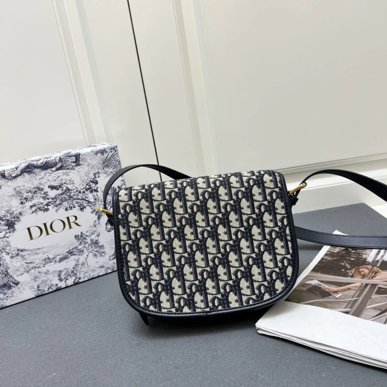 Versatile Dxxr Satchel bags 61676
