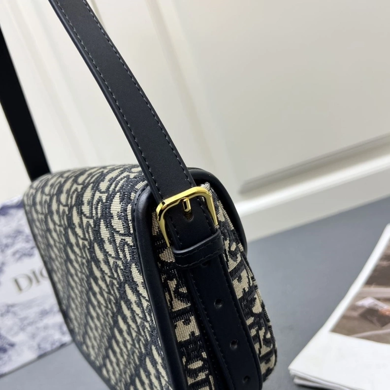 Versatile Dxxr Satchel bags 61676