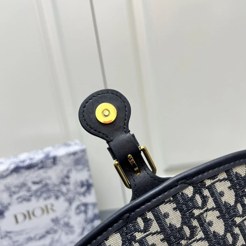 Versatile Dxxr Satchel bags 61676