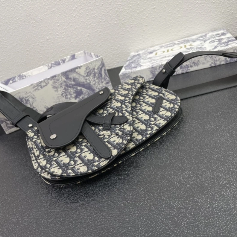 WellDesigned Dxxr Saddle Bags 61748