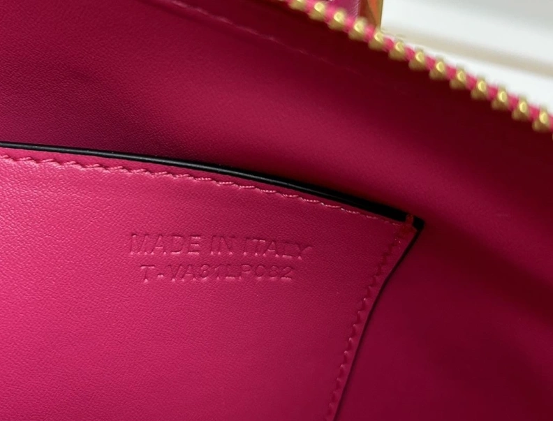 Timeless Vxlxntino Handle Bags 77240
