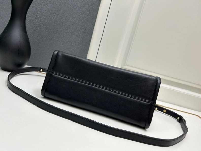 Affordable Vxlxntino Handle Bags 77193
