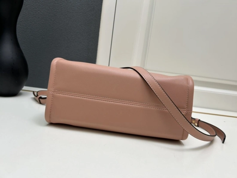 Unique Vxlxntino Handle Bags 77235