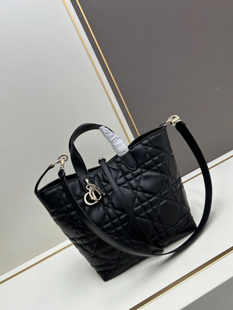 Resilient Dxxr Shopping Bags 61563