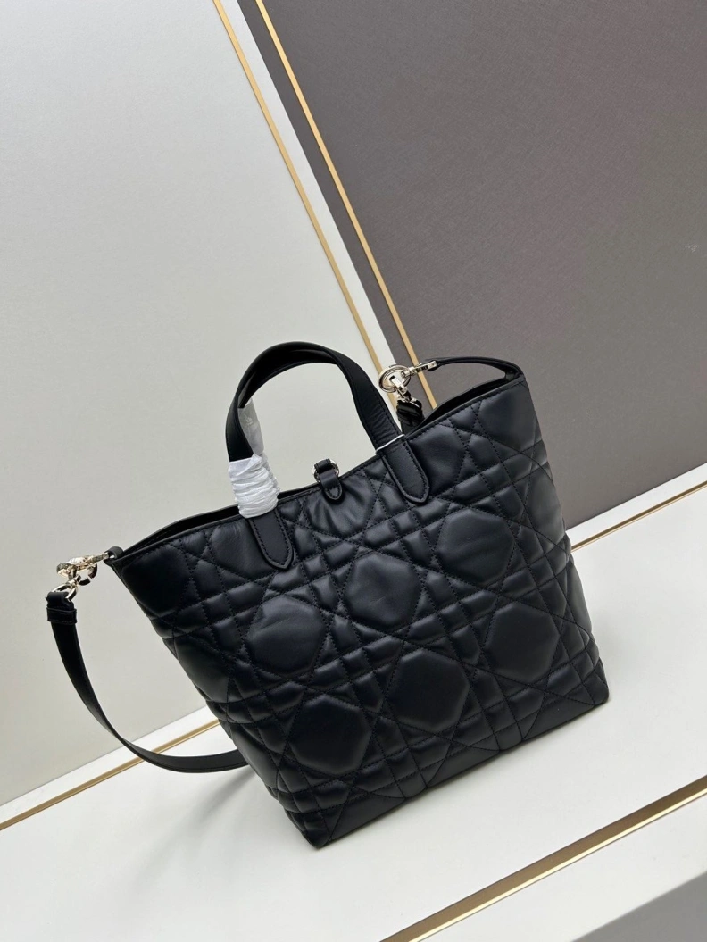 Resilient Dxxr Shopping Bags 61563