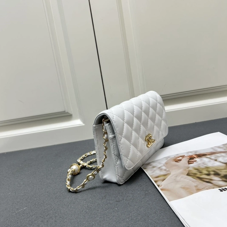 Modern Chxnxl Wallets 32364