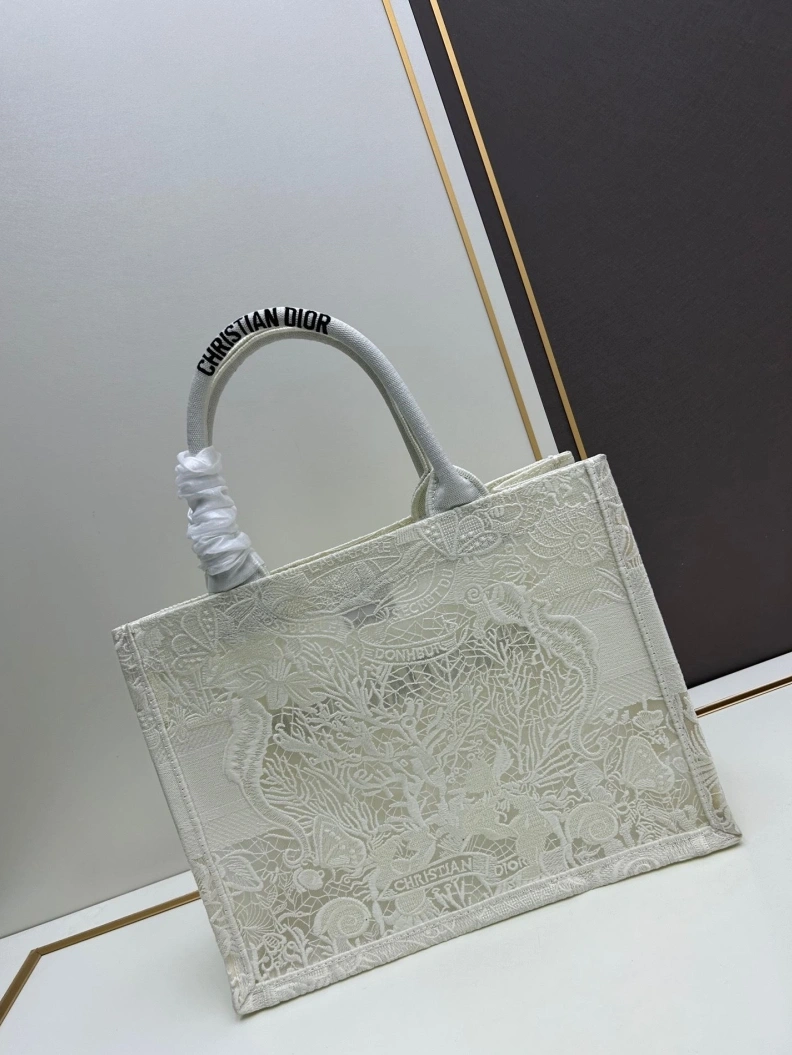 Minimalist Dxxr Shopping Bags 61565