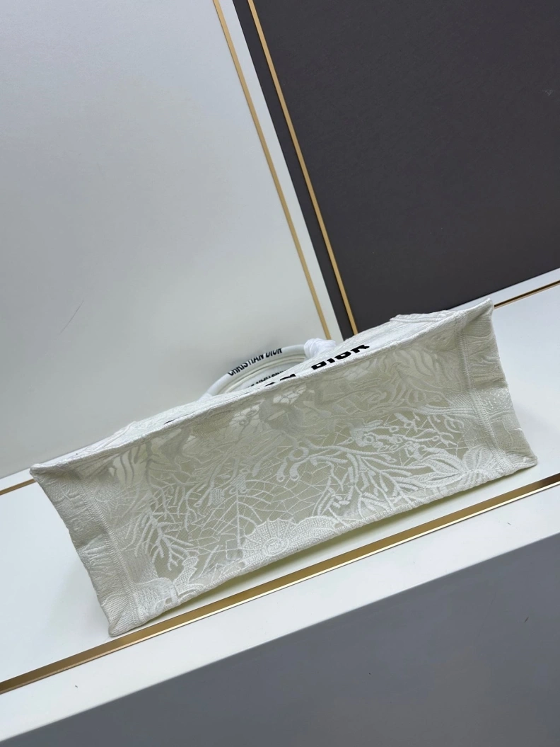 Minimalist Dxxr Shopping Bags 61565