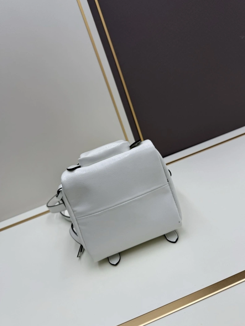 Compact Prxdx Bucket Bags 59057