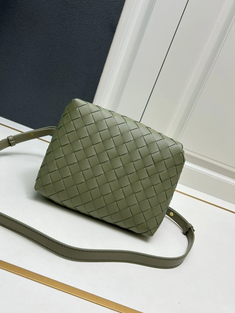 Minimalist BX Top Handle Bags 78431