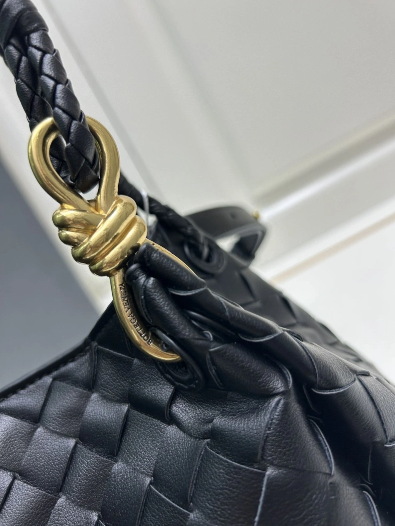 Minimalist BX Top Handle Bags 78394