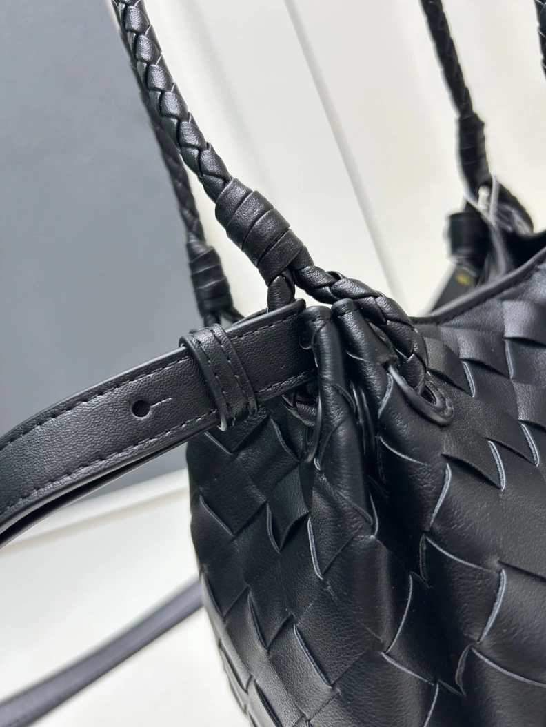 Minimalist BX Top Handle Bags 78394