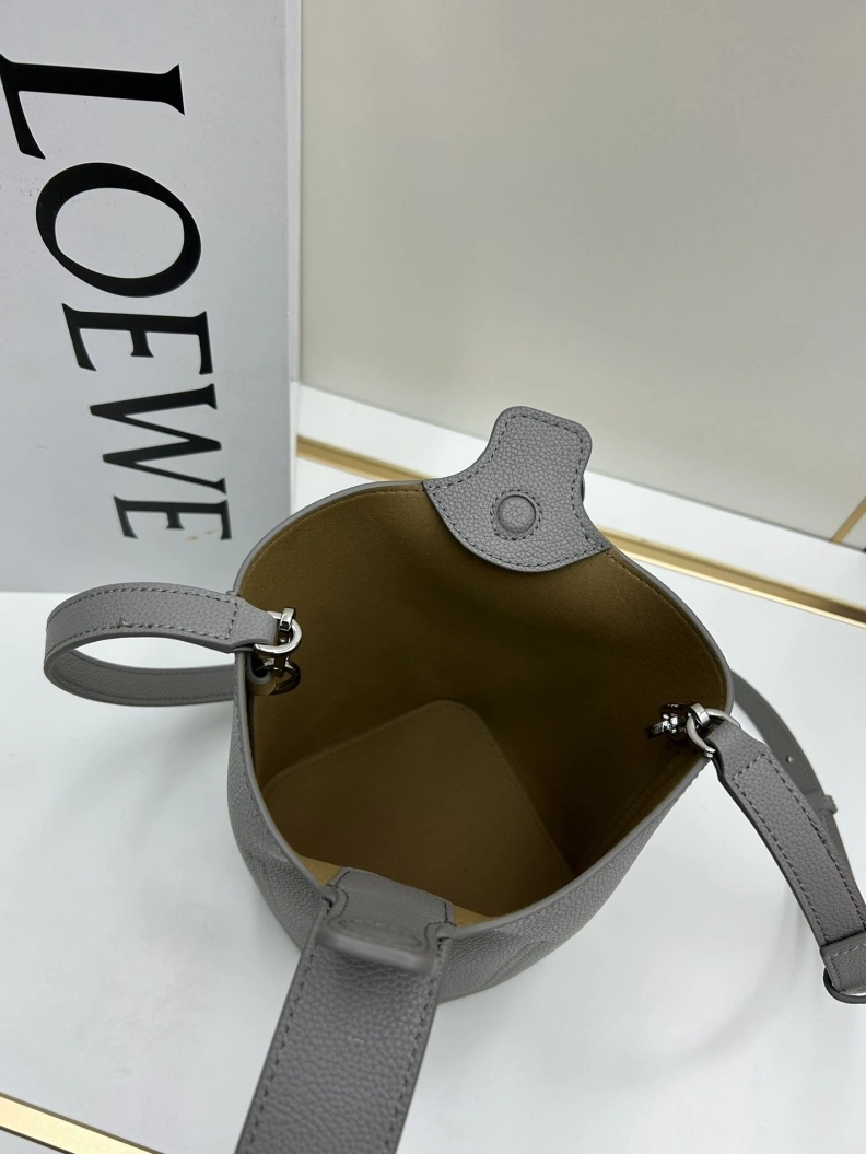 Refined Lxxwe Bucket Bags 77852