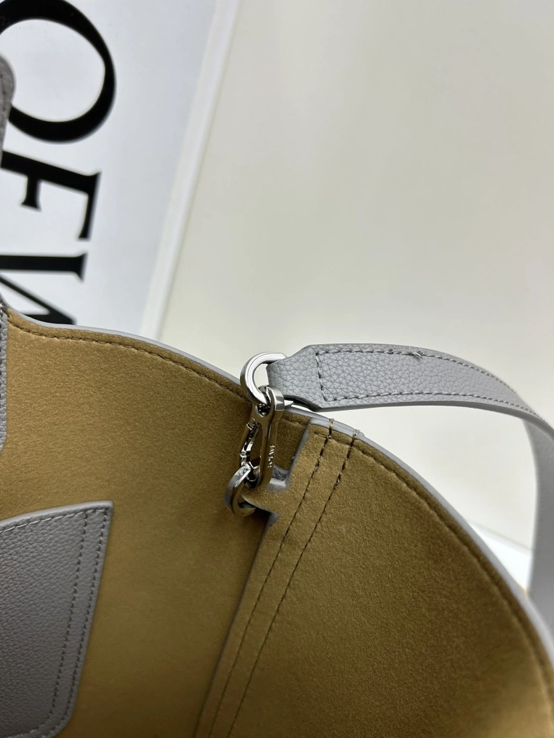 Refined Lxxwe Bucket Bags 77852
