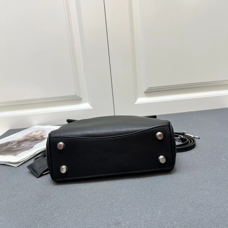 Bxlxnciaga Top Handle Bags Affordable 78669