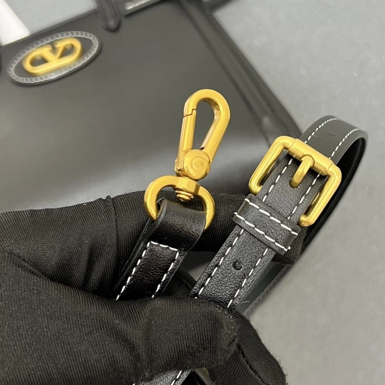 Flexible Vxlxntino Handle Bags 77177