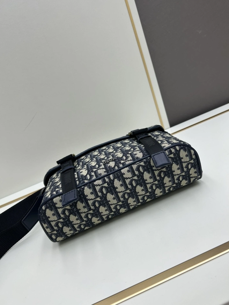 Dxxr Satchel bags Vibrant 61691