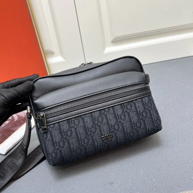 WellDesigned Dxxr Satchel bags 61650