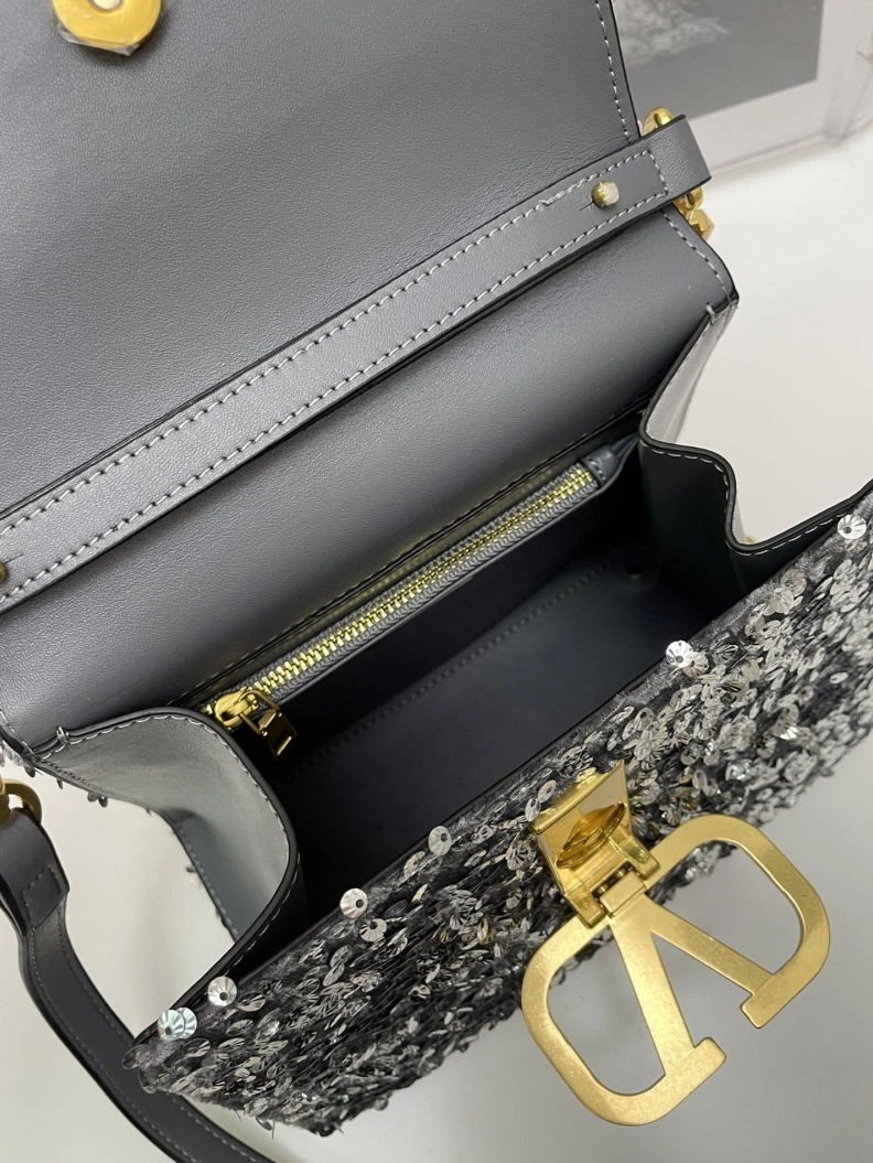 Vxlxntino Handle Bags Sleek 77129