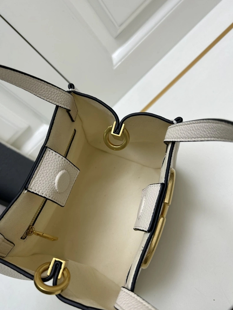 EyeCatching Vxlxntino Satchel Bags 76789
