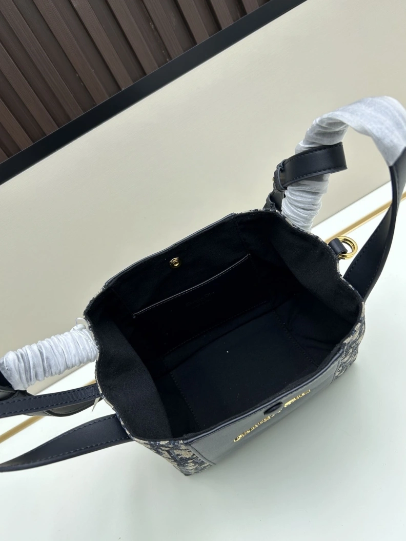 Functional Dxxr Top Handle Bags 61478