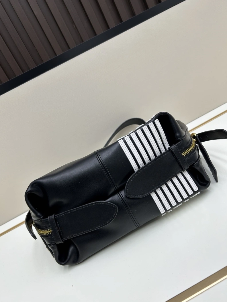 Dxxr Top Handle Bags Timeless 61477