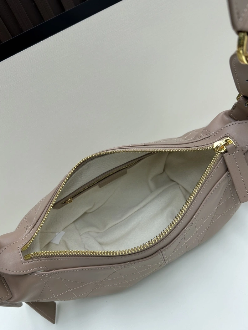 EyeCatching Dxxr Top Handle Bags 61487