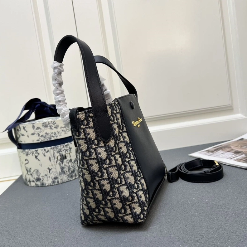 Breathable Dxxr Bucket Bags 61787