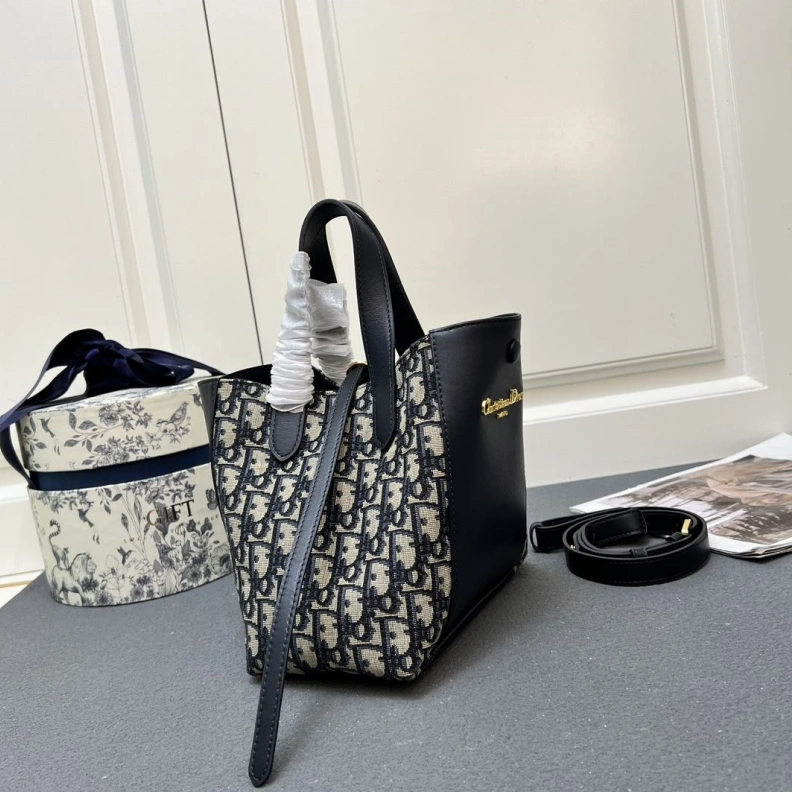 Breathable Dxxr Bucket Bags 61787